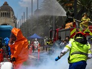 Recuerda mantener la calma durante un evento sísmico.