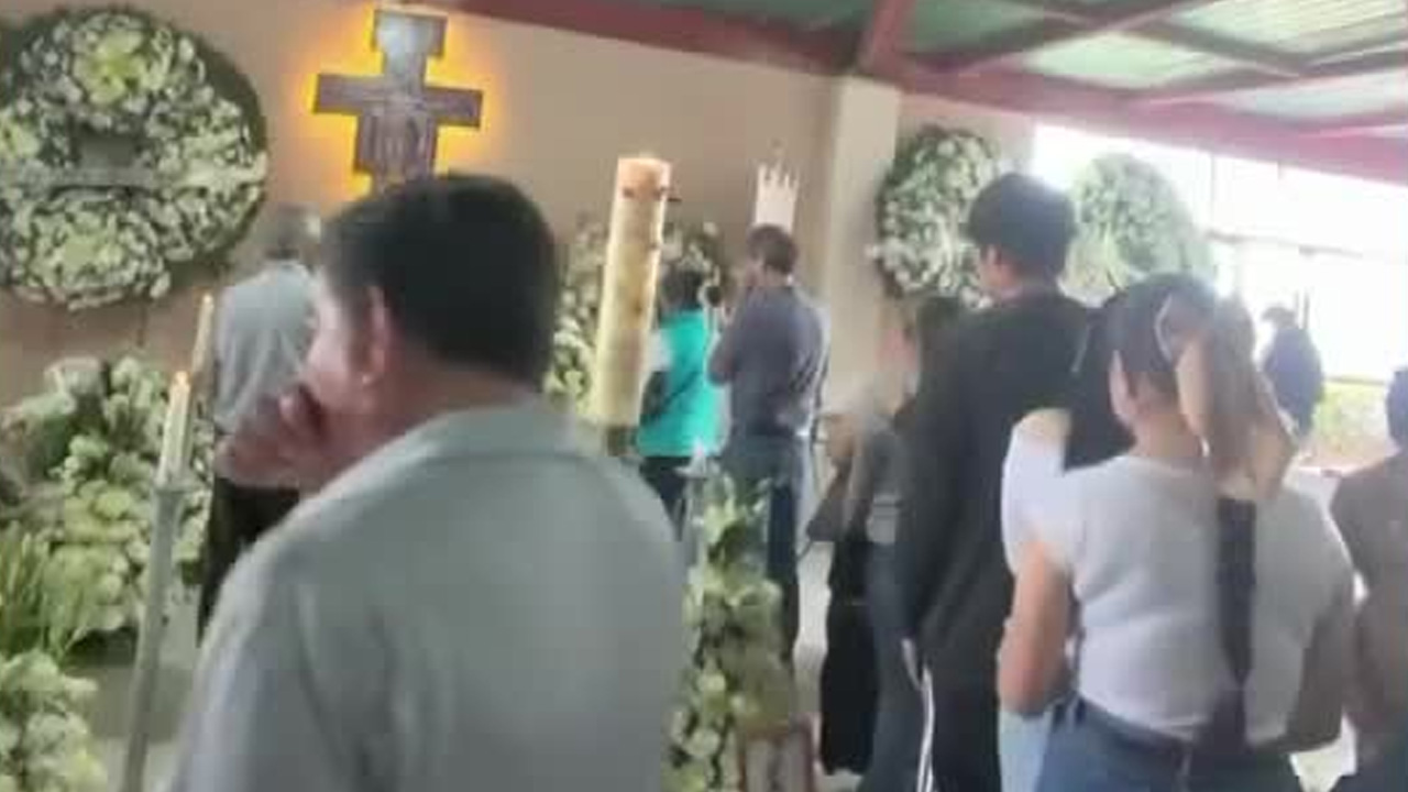 Dan último adiós a Alejandro, el joven que murió por explosión de pirotecnia en Cuautitlán Izcalli