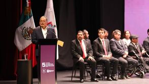 Andrés Mijes, regresó a sus labores como tal para rendir su quinto informe.| Roberto Alanís