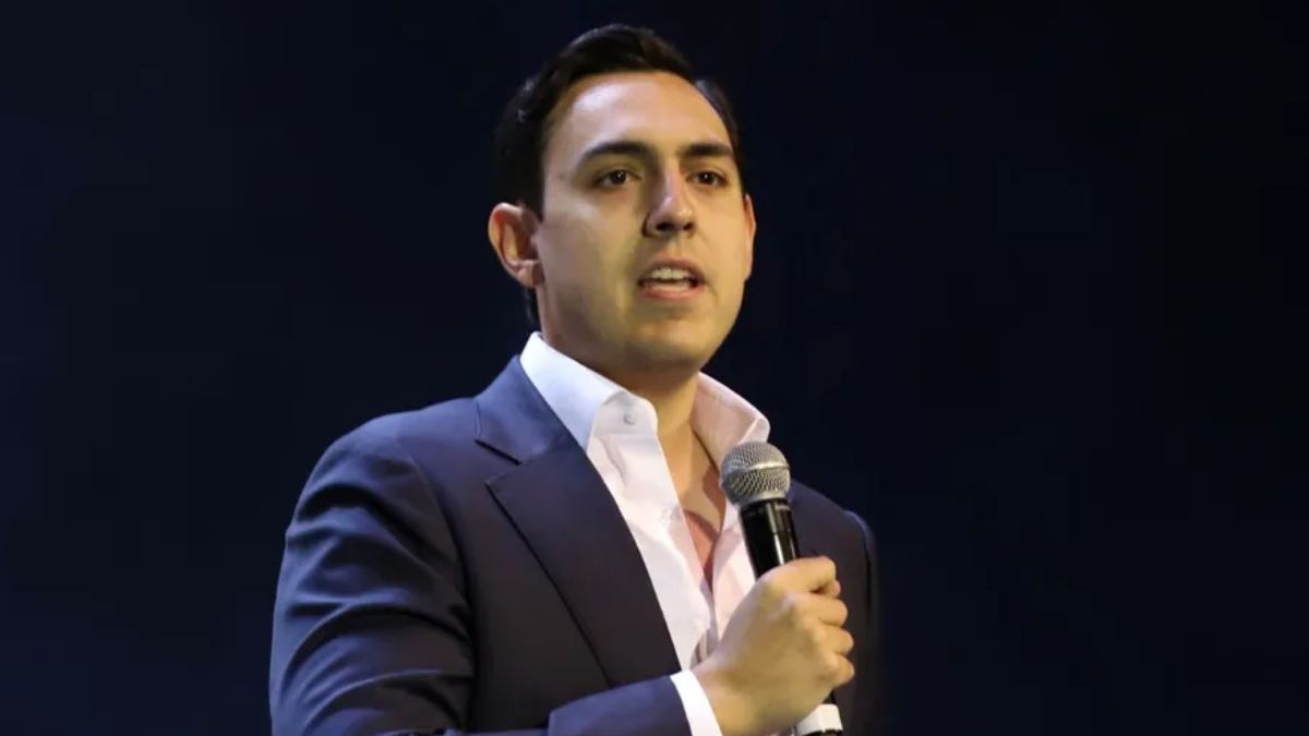 César Garza, alcalde de Apodaca.