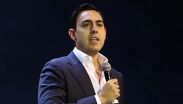 César Garza, alcalde de Apodaca.