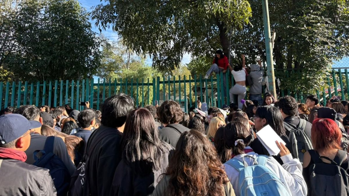 El colectivo Las Tonatzin acusó a la dirección del Colegio de Bachilleres de no sancionar los abusos.