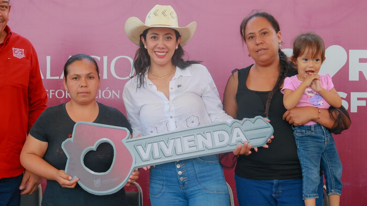 Entrega de apoyos para autoconstrucción de techos y cuartos en el ejido Jiménez como parte del programa de desarrollo rural municipal.
