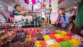 Feria del Alfeñique, ubicada en el Centro de León