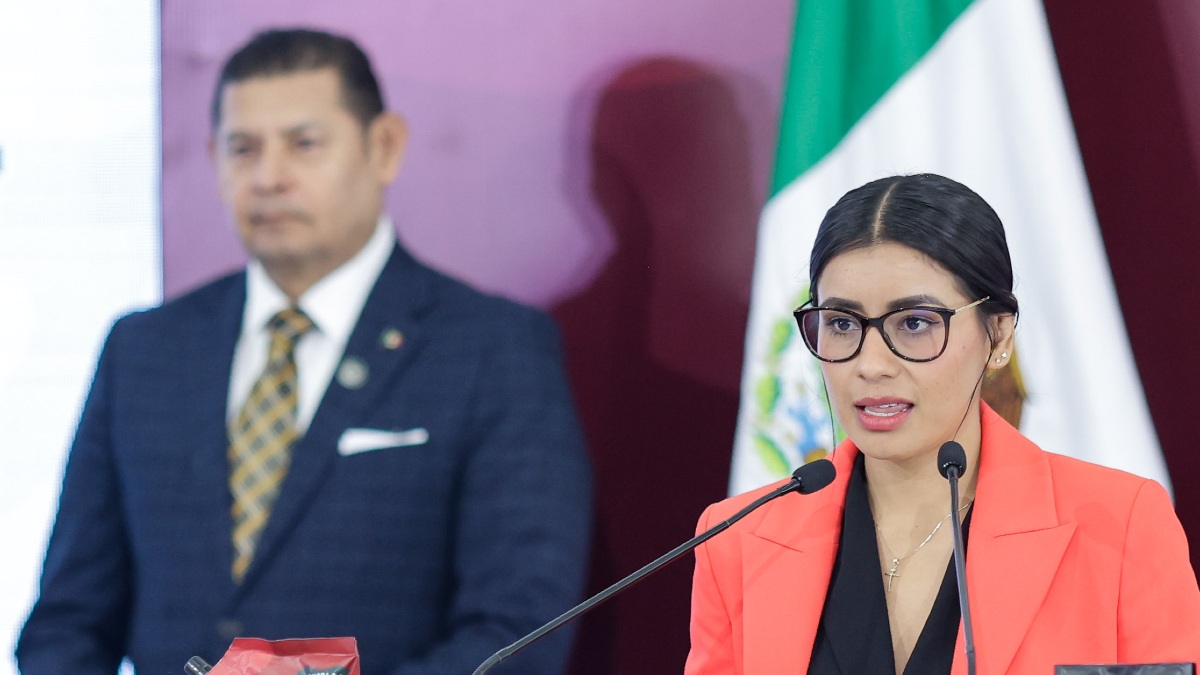 El gobernador Alejandro Armenta reconoció el trabajo de Gabriela Sánchez como titular de la Secretaría del Deporte y Juventud | Anel Esgua