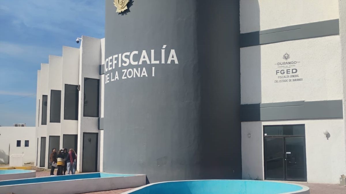 Minutos después de confirmarse el deceso, el área quedó bajo el resguardo de elementos de la Policía Investigadora de Delitos.