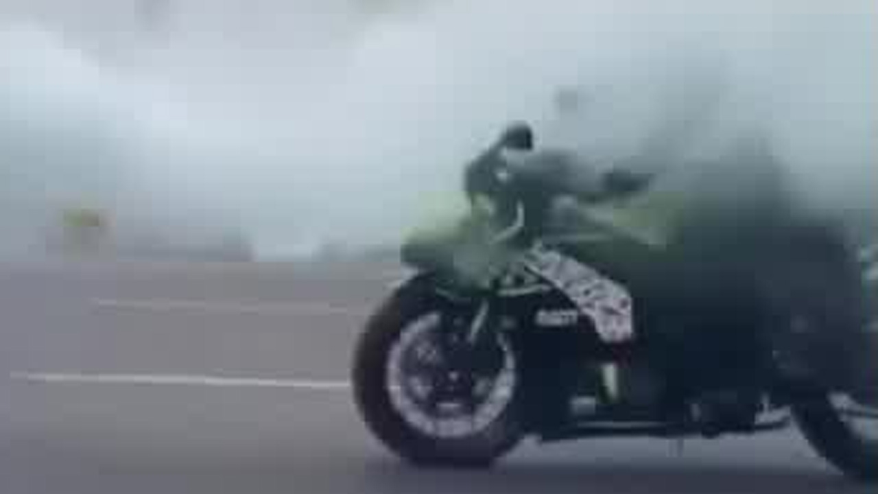Motociclistas atacan con polvo de extintor a policías en la Venustiano Carranza