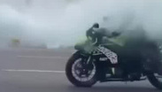 Motociclistas atacan con polvo de extintor a policías en la Venustiano Carranza
