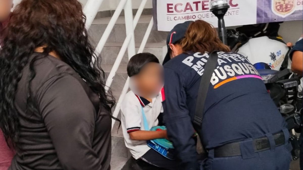 Niño de 10 años escapa de su escuela en Ecatepec; temía ser regañado por su mamá.