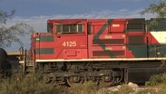 Paramédicos de la Cruz Roja atendieron el llamado y, tras revisar al hombre, confirmaron su fallecimiento en el lugar.