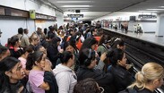 Usa servicios de transporte alternativos, como el metro, y respeta el programa del Hoy No Circula.