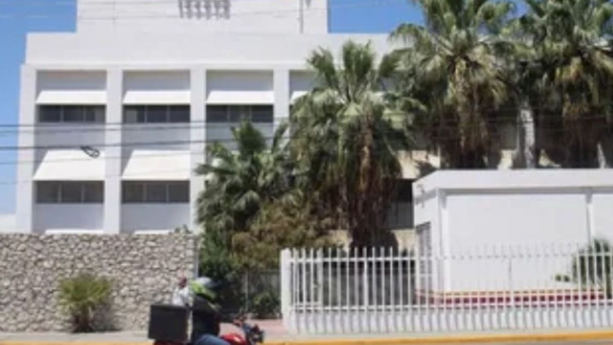 A simple vista, los médicos determinaron que el menor presentaba diversas lesiones en el cuerpo.