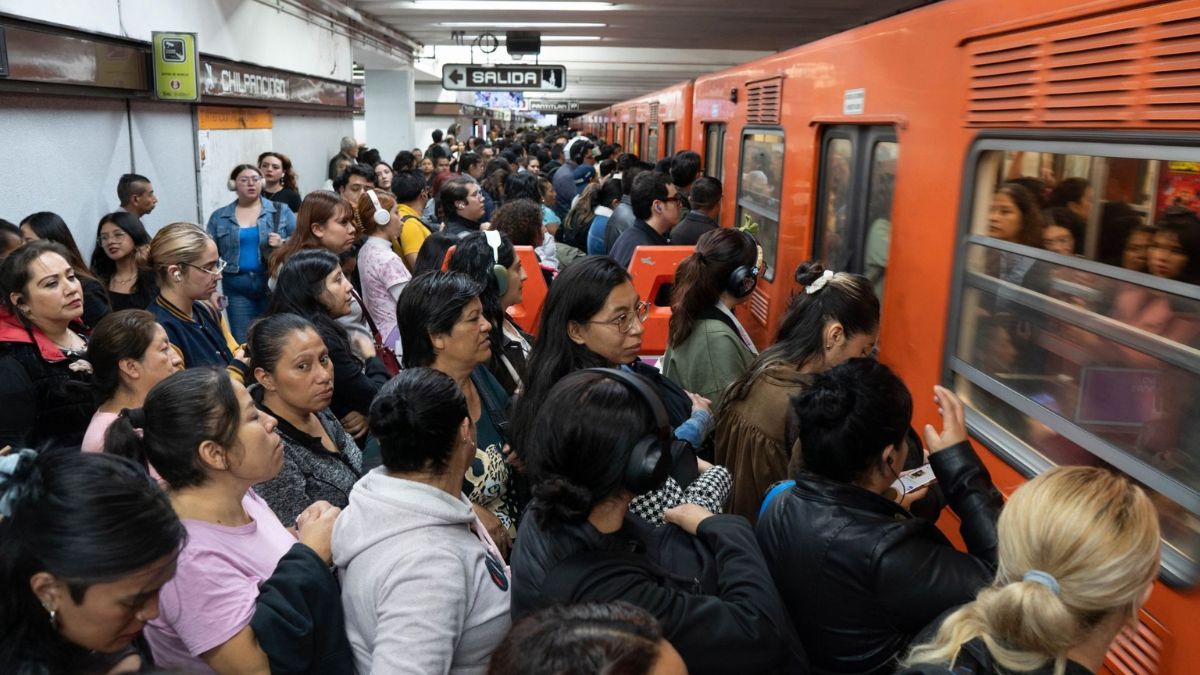Usuarios pueden presenciar mayor afluencia de personas durante 'las horas picos' de la Ciudad de México.