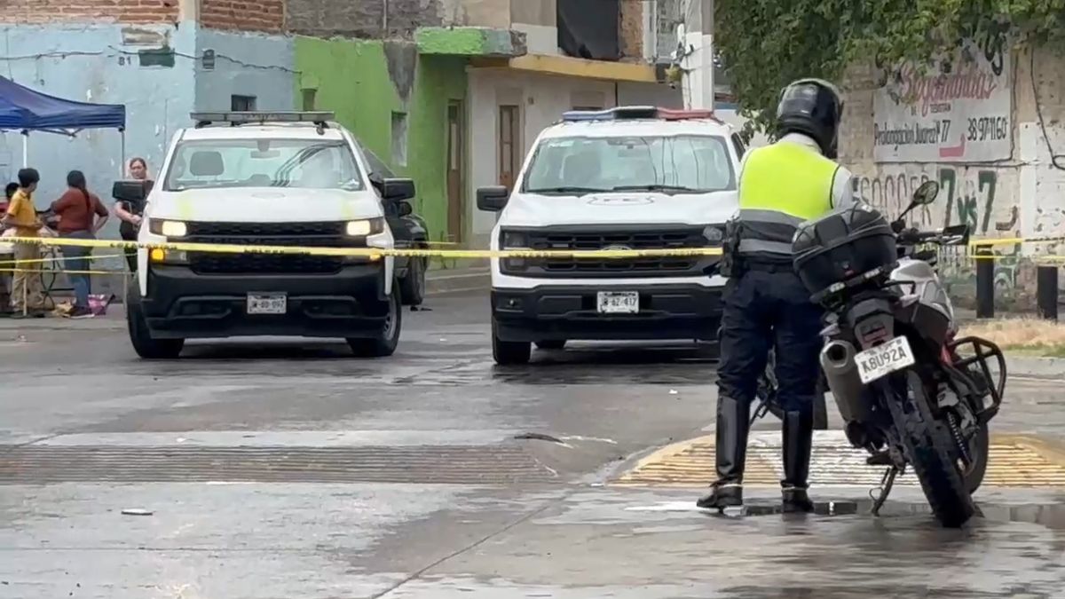 Adulta mayor muere atropellada por una camioneta en Zapopan.