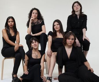 El elenco de 'Brindo por Ellas' ha explorado esta historia con una introspección que sorprenderá al público.