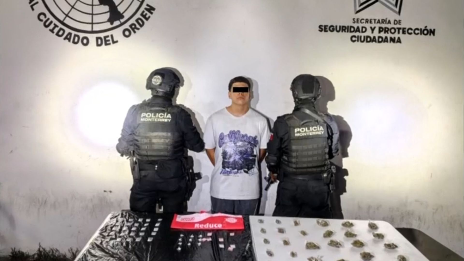 Joven intenta escapar y es detenido con 75 dosis de droga en el Centro de Monterrey