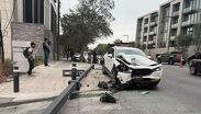 Menor de 16 años y hombre resultan lesionados tras choque en San Pedro