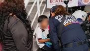 Niño escapa de primaria por temor a un regaño y es localizado por policías en Ecatepec