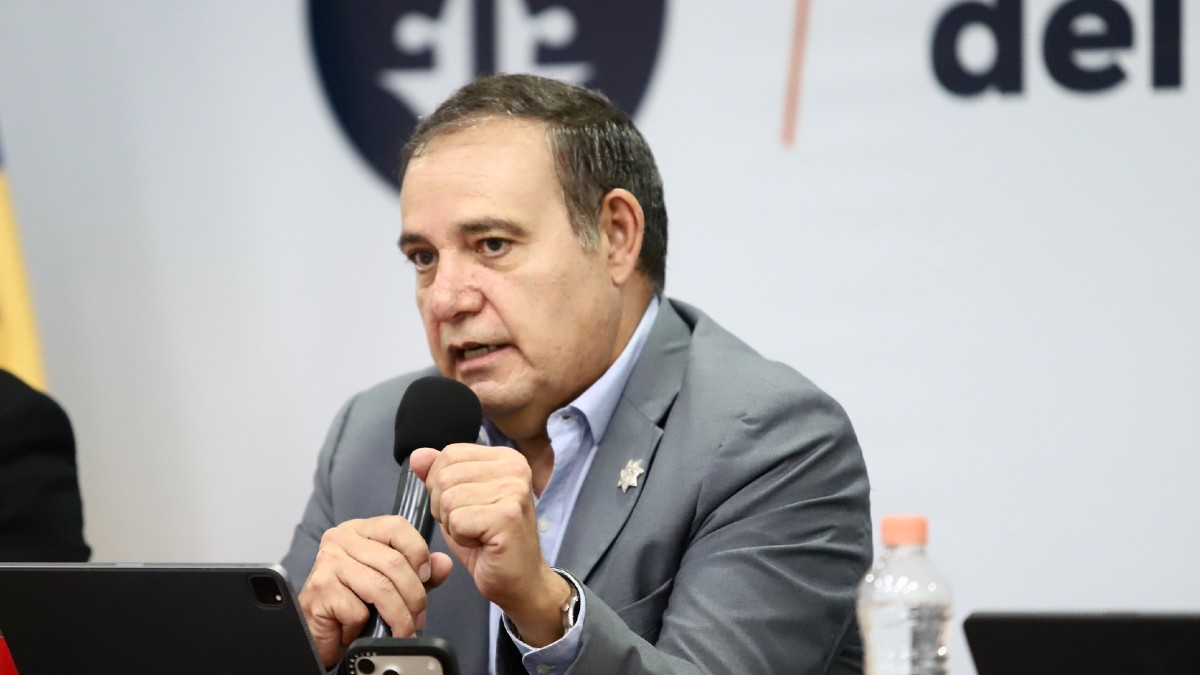 Alarcón detalló que la regulación local de este sector recae directamente en la Dirección de Empresas de Seguridad Privada del SECESP
