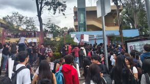 Alumnos de la Vocacional de Guadalajara protestan contra acoso de cinco profesores.