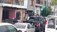 Autoridades investigan a tres detenidos por su posible relación con una banda que habría cometido robos con violencia en varios municipios.