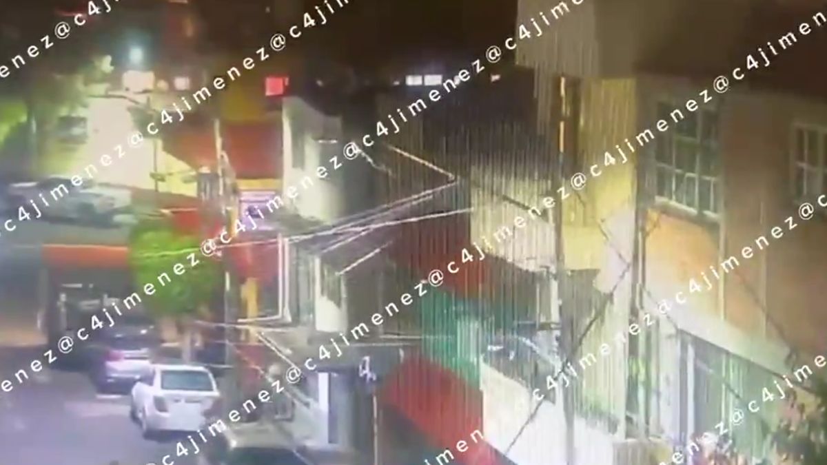 Captan a ladrones saltando entre edificios para escapar de policías tras robo millonario en CdMx.