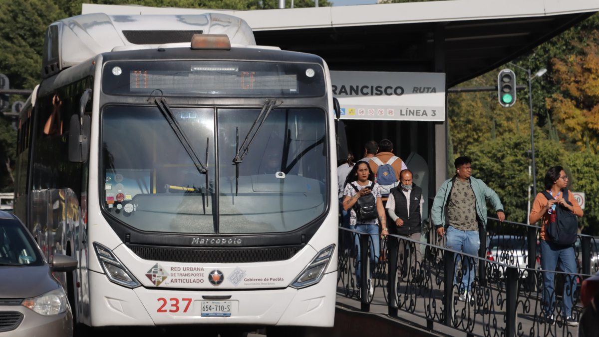 La estudiante fue lesionada con una navaja a bordo de una unidad de la Línea 3 en la estación San Francisco | Anel Esgua