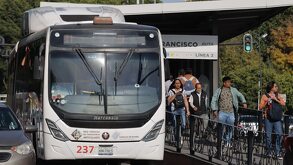 La estudiante fue lesionada con una navaja a bordo de una unidad de la Línea 3 en la estación San Francisco | Anel Esgua