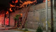 El siniestro fue reportado minutos antes de las 10 de la noche en un inmueble ubicado sobre la calle Citerea.