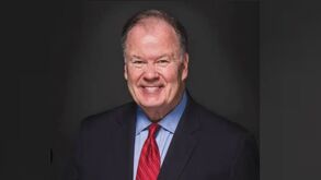 La trayectoria de Dennis Haskins quedó especialmente vinculada con Salvados por la campana.