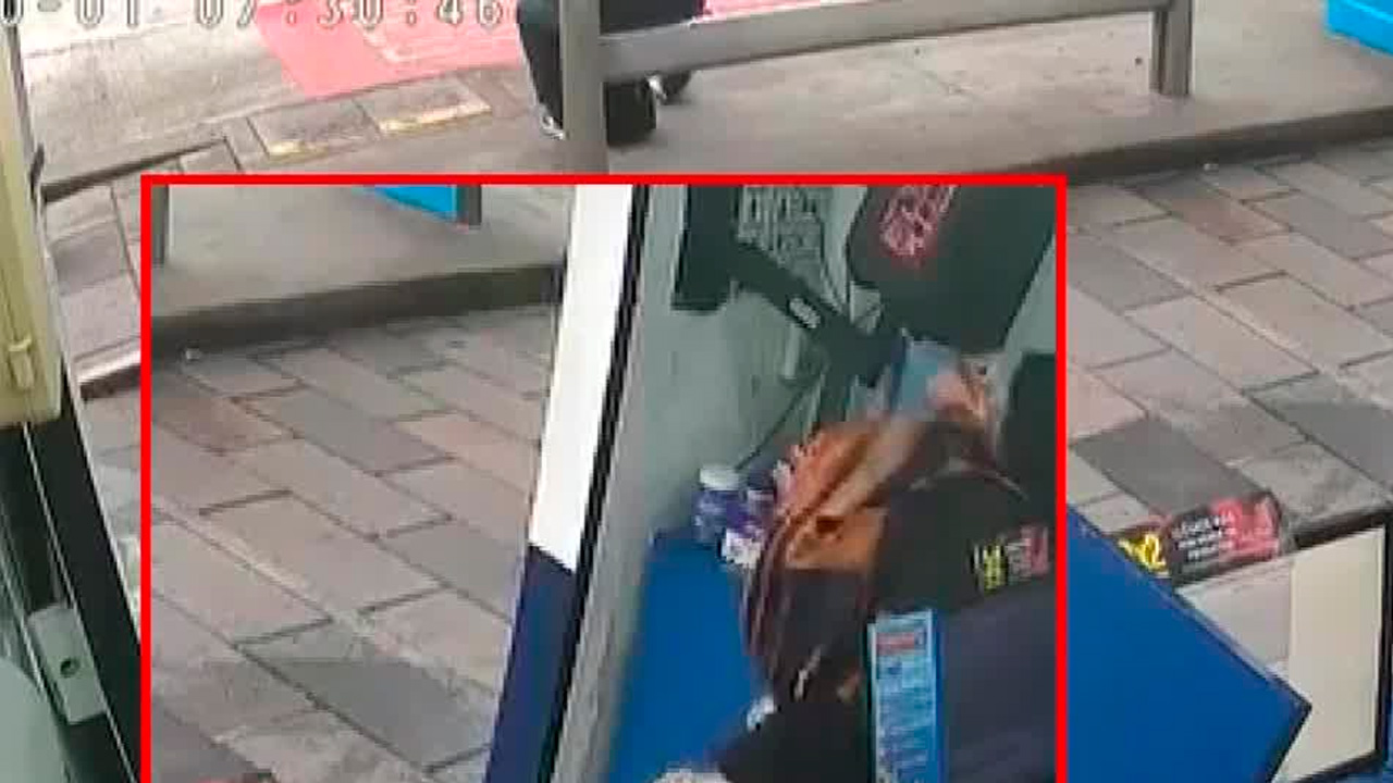 Captan robo de mochila dentro de una Farmacia Similares en la Benito Juárez