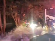 Los cuerpos de emergencia realizaron las maniobras necesarias para rescatar a ambas personas