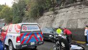 Elementos de Protección Civil de Monterrey acudieron al sitio para brindar atención a los lesionados