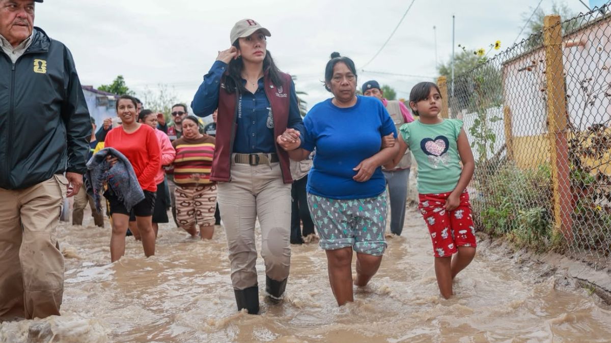 Ante las intensas lluvias en Gómez Palacio, autoridades activan el Plan DN-III-E, habilitan el albergue en Auditorio Centenario y auxilian a familias