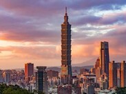 El Día Nacional, denominado popularmente como Doble Diez, conmemora el Levantamiento de Wuchang de 1911.