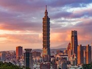 El Día Nacional, denominado popularmente como Doble Diez, conmemora el Levantamiento de Wuchang de 1911.