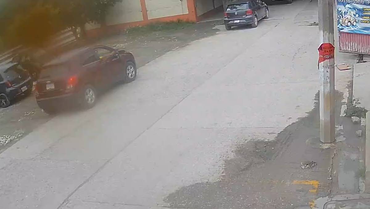 Una personas activó un arma de fuego desde su vehículo