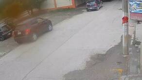 Una personas activó un arma de fuego desde su vehículo