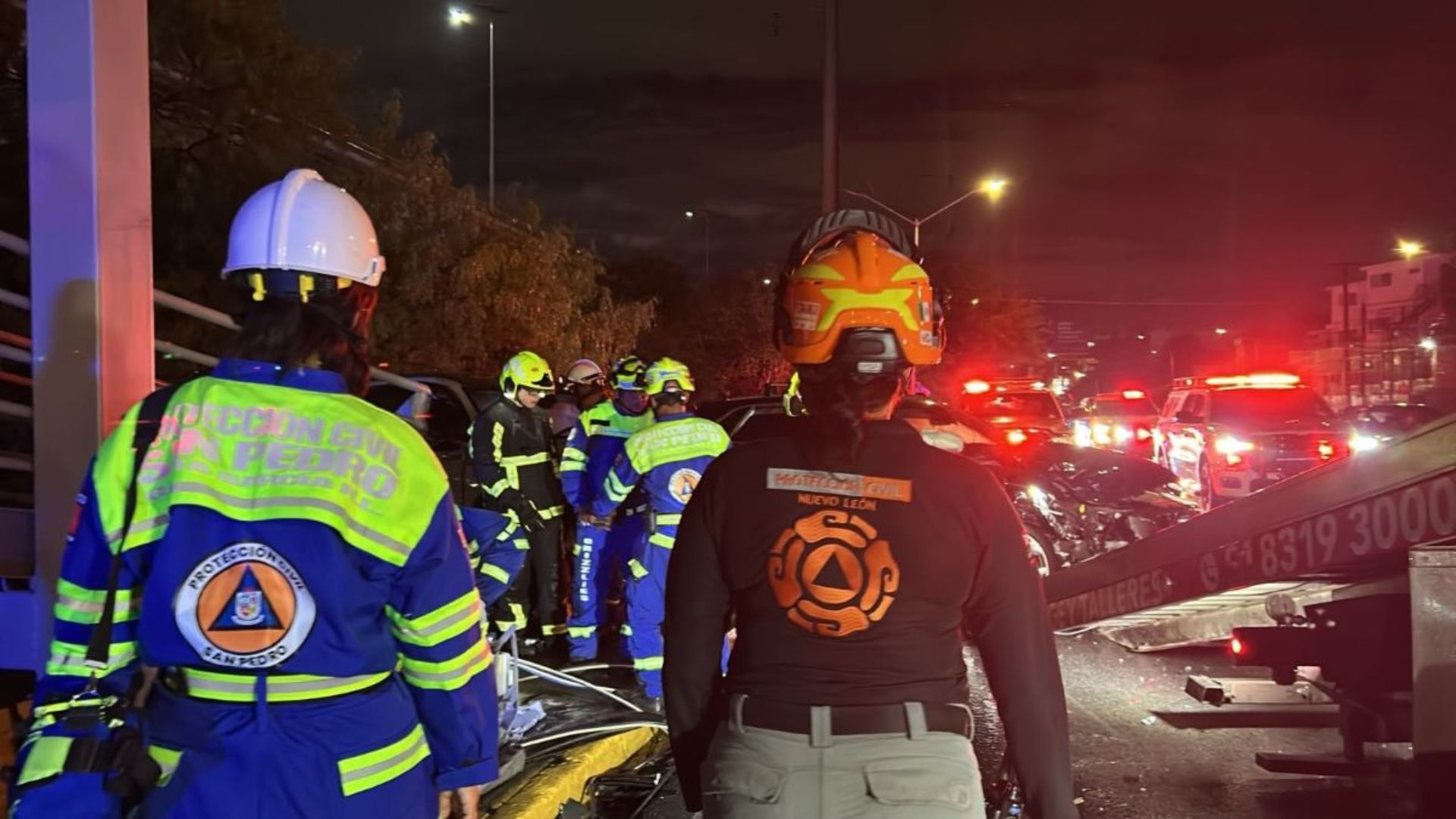 Conductora queda prensada tras choque de 3 camionetas en Morones Prieto. TD Fin de Semana Nocturno Monterrey, 03 de octubre de 2026