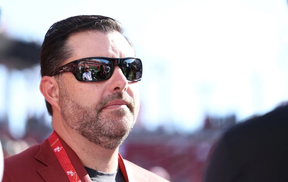 El entrenador en jefe Kyle Shanahan descartó que la ausencia institucional de York impacte el rendimiento deportivo del equipo durante la fase regular