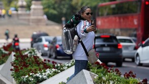 Evita multas y sigue las indicaciones de seguridad vial.
