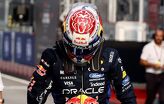 El neerlandés cronometró 1:35.130 para vencer a Lewis Hamilton, mientras que el mexicano Sergio Pérez quedó eliminado en la Q1 con el equipo Cadillac.