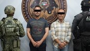 El presidente municipal de Suchiapas, Jorge 'N', y el ex alcalde Alexis 'N', custodiados por elementos de seguridad federales | SSyPC