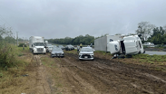 Volcadura de un trailer deja chofer con lesiones en Montemorelos