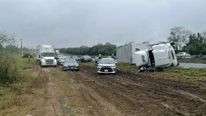 Volcadura de un trailer deja chofer con lesiones en Montemorelos