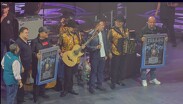 La agrupación recibió un reconocimiento por el éxito de su tema "te amaré".