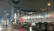 El conductor de la unidad de transporte de agua potable informó a las autoridades que se había quedado dormido.