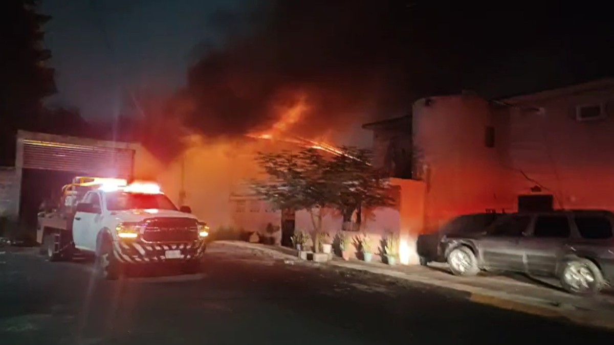 Como medida preventiva, cinco personas fueron evacuadas de las viviendas aledañas.