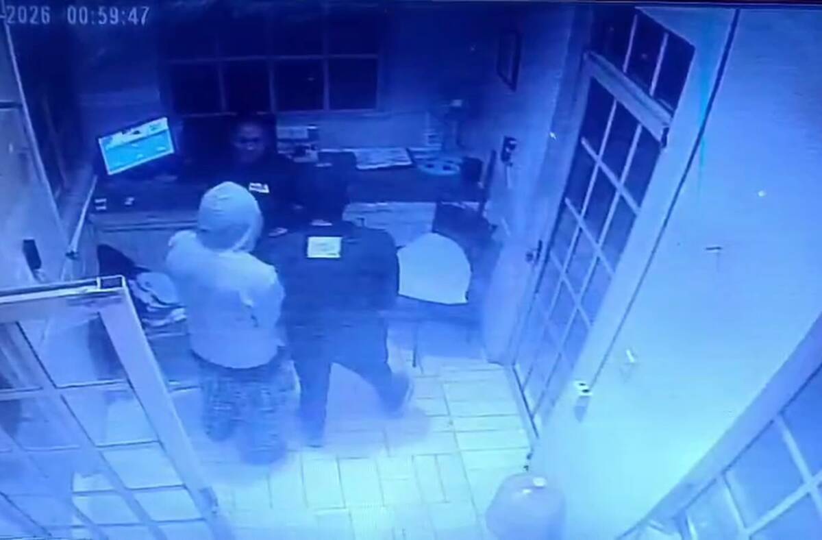Vecinos señalaron que cámaras del fraccionamiento podrían aportar datos a la investigación.