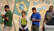 La votación del 25 de octubre enfrentará el modelo de programas sociales y alianzas con Pekín de Lula ante la agenda pro-Trump de Flávio Bolsonaro.